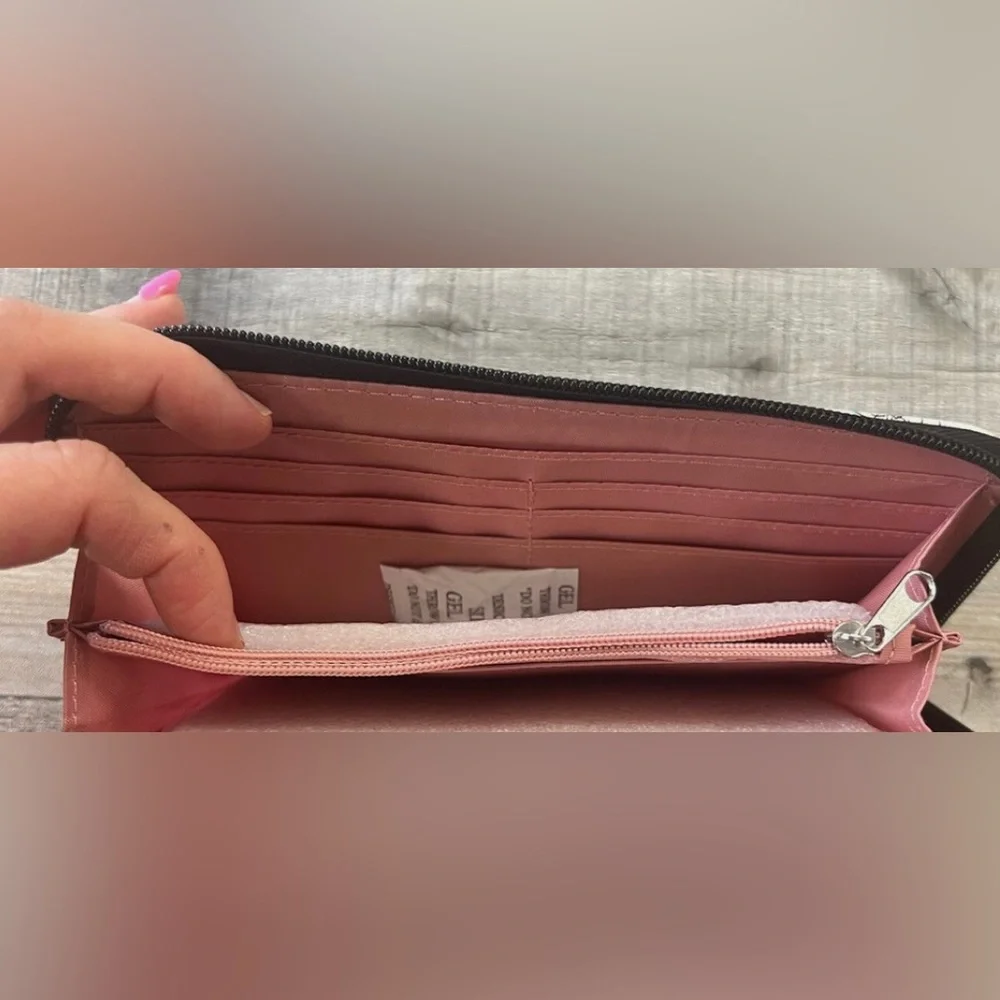 Minnie Mouse Wallet - Picture 4 of 8